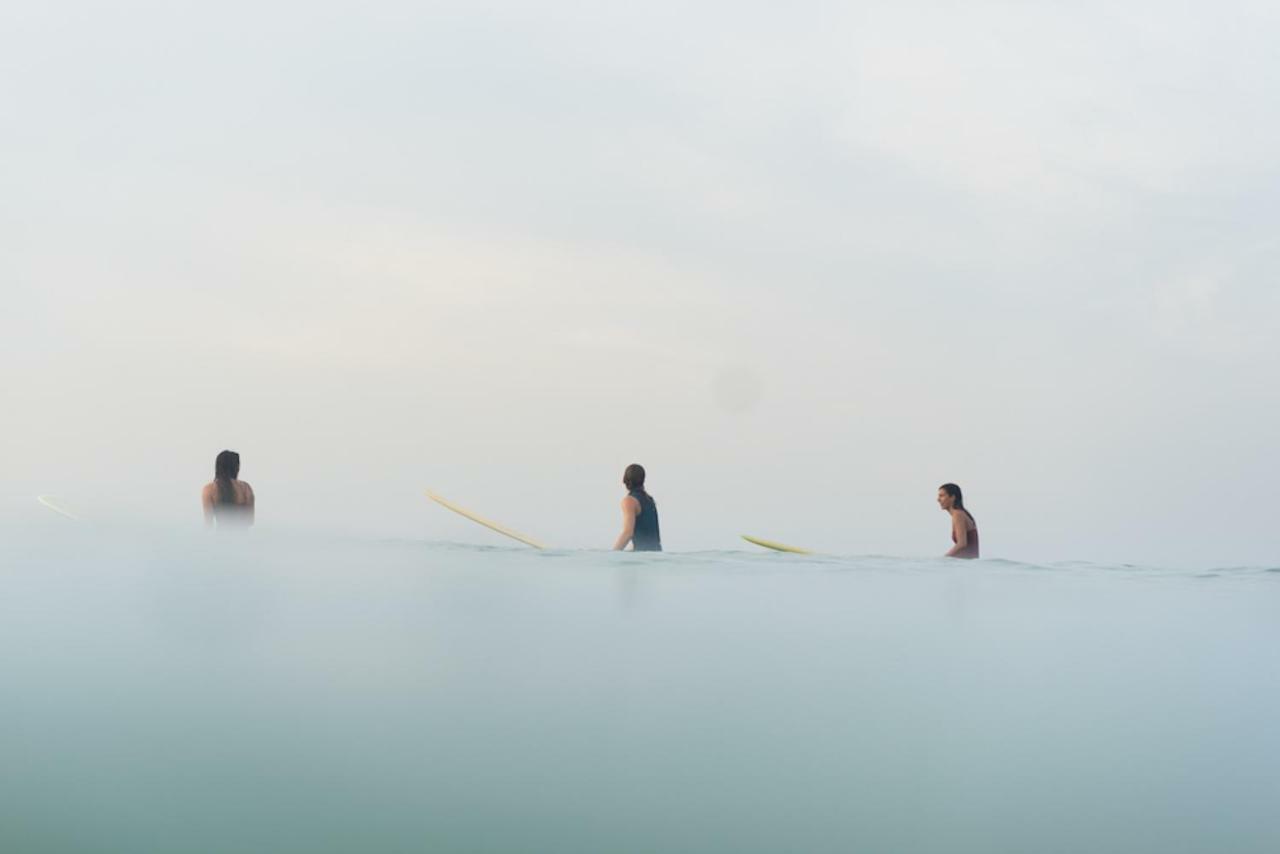 Layback Boutique Surf & Yoga Camp Sri Lanka Vandrarhem Weligama Exteriör bild